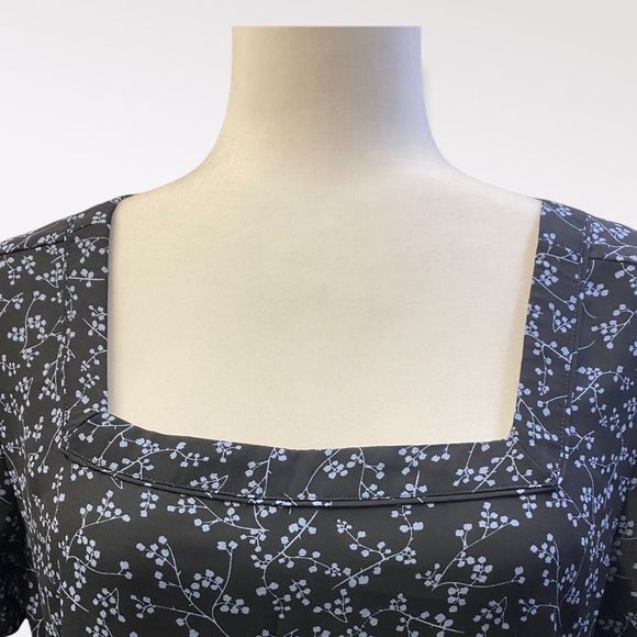 Reitmans | Women's Floral Square Blouse - Picture 2 of 3